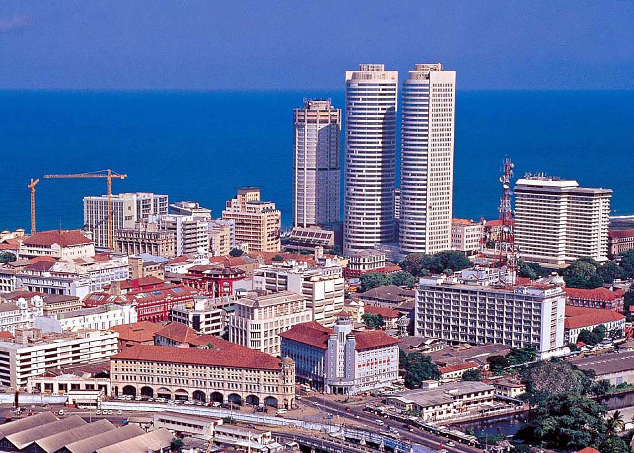 Earl'S Red Colombo Exterior foto