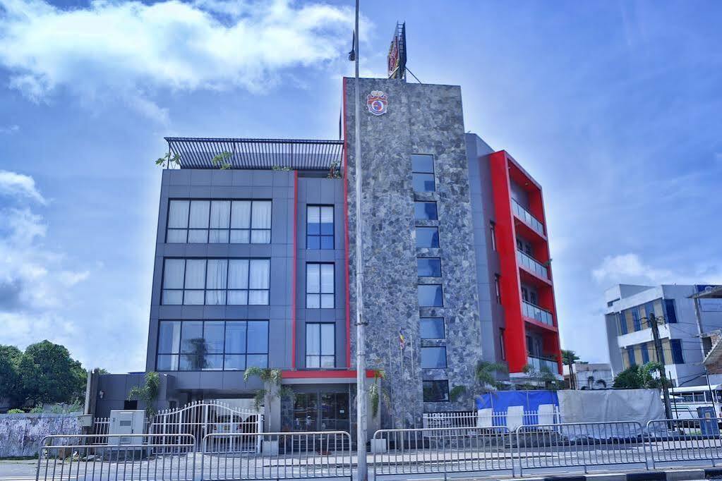 Earl'S Red Colombo Exterior foto
