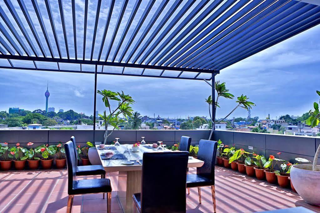 Earl'S Red Colombo Exterior foto