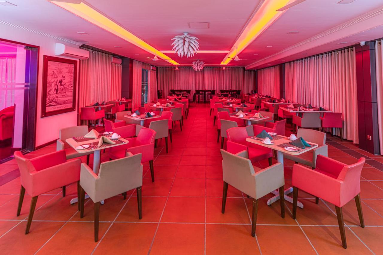 Earl'S Red Colombo Exterior foto